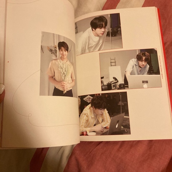 BTS LOVW YOURSELF BOOK - Picture 4 of 6